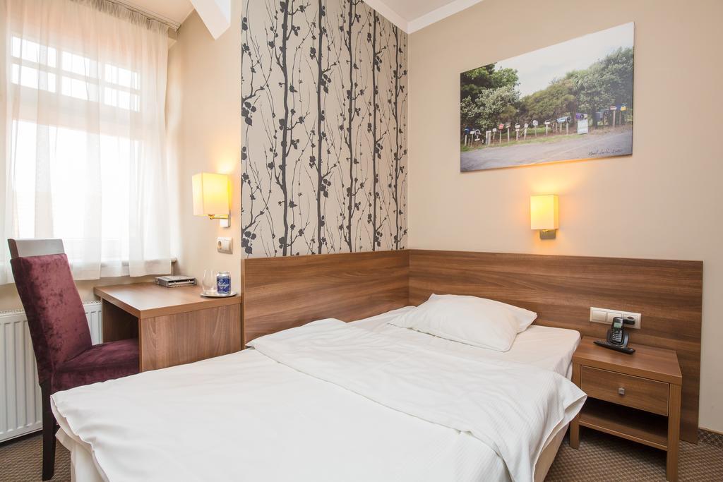 Hotel Srodmiejski Zielona Gora  Exterior photo