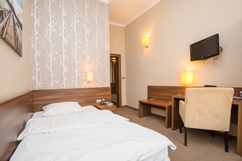 Hotel Srodmiejski Zielona Gora  Exterior photo